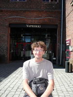 Vor dem Museum im alten Fabrikbau